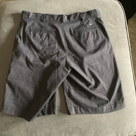Mens Nike Golf Shorts - Picture 2 of 4